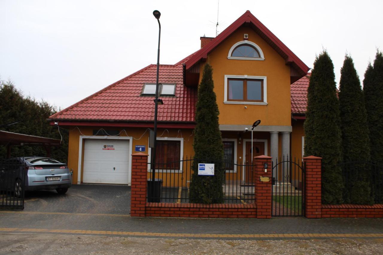 Dworek W Zieleni Privatunterkunft Warschau